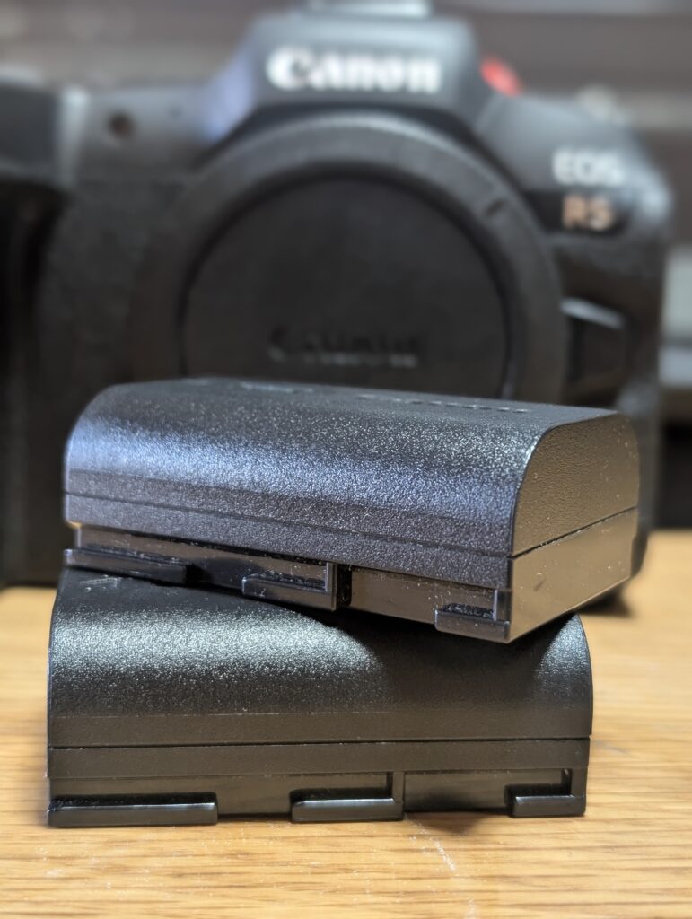 【最終値引き‼️】Canon R5　パワーバッテリーグリップ付き レンズ・アクセサリー EOS R5 Mark II：レンズ交換式カメラ